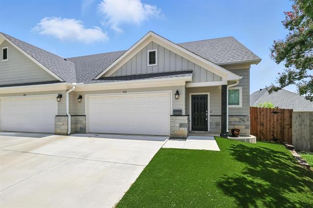 212 Wayside Ct