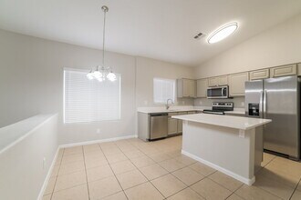 6034 N 68th Dr in Glendale, AZ - Building Photo - Building Photo