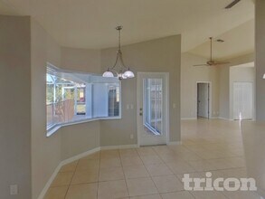 4090 W Price Blvd in North Port, FL - Building Photo - Building Photo