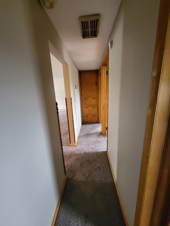 1725 Fohl St SW in East Sparta, OH - Foto de edificio