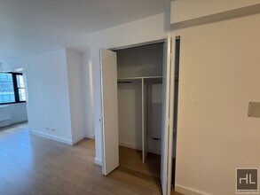 East 39th Street in New York, NY - Building Photo - Building Photo