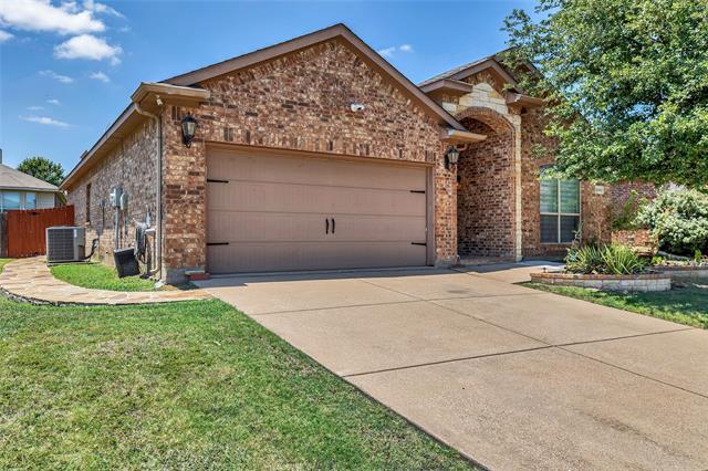 10901 Irish Glen Trail in Haslet, TX - Building Photo - Building Photo