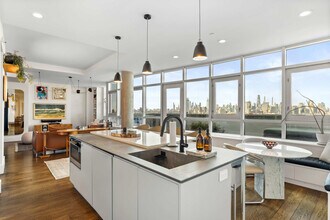 20 Bayard St in Brooklyn, NY - Building Photo - Building Photo