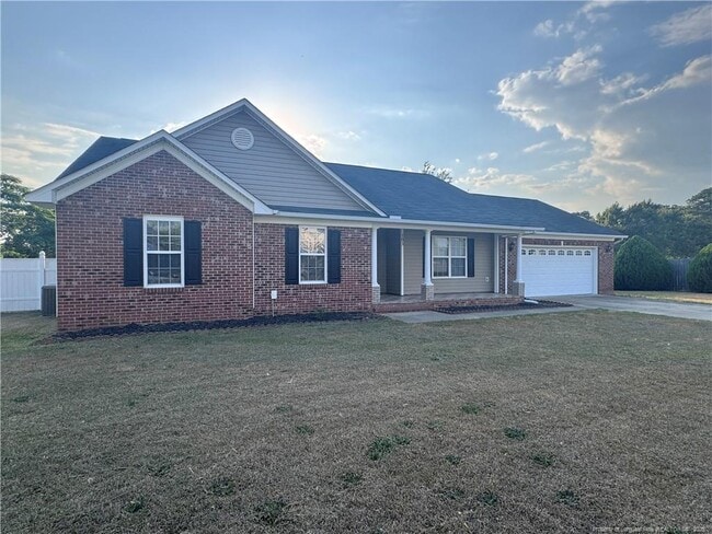103 Scaley Bark Dr in Raeford, NC - Building Photo - Building Photo
