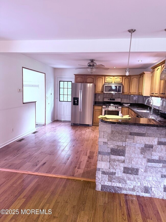 1424 Shafto Rd in Tinton Falls, NJ - Building Photo - Building Photo