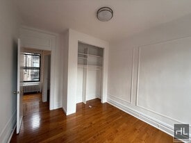 YORK AVENUE in New York, NY - Building Photo