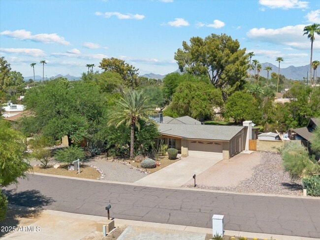 property at 5838 E Cochise Rd