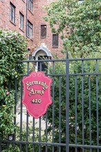 420 13th Ave E in Seattle, WA - Foto de edificio - Building Photo