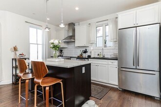 213 E Eagle St in Boston, MA - Building Photo - Building Photo