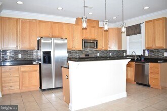 324 Scott St, Unit 203 in Baltimore, MD - Building Photo - Building Photo
