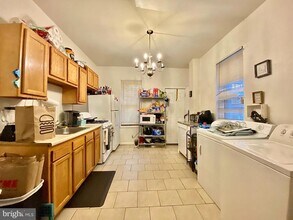 2030 N Gratz St in Philadelphia, PA - Building Photo - Building Photo