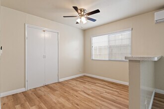 9226 Palm St, Unit B in Bellflower, CA - Building Photo - Building Photo