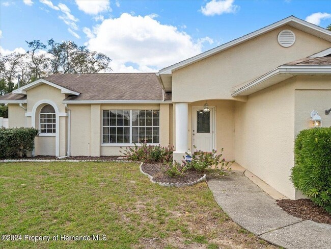 1335 Bentley Ave, Unit 505 in Spring Hill, FL - Building Photo - Building Photo