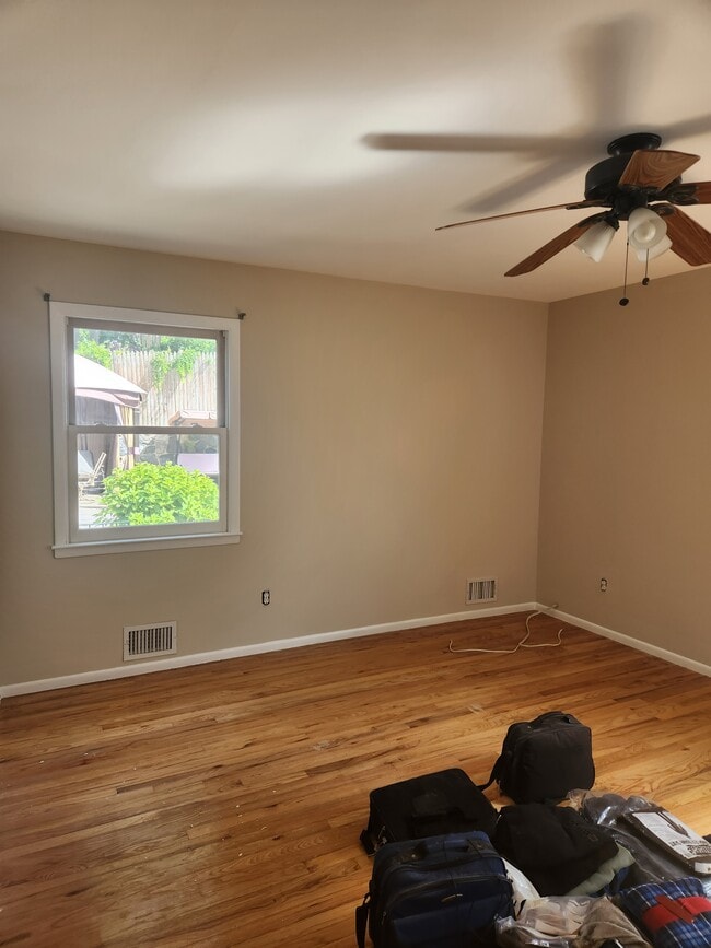 250 Columbus Ave, Unit Second Floor in Harrison, NY - Building Photo - Building Photo