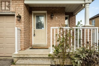3 Brimforest Gate in Toronto, ON - Building Photo - Building Photo