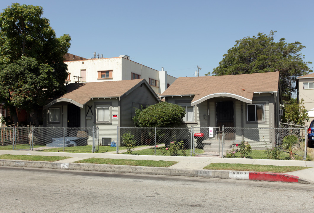 Middleton Apartments in Huntington Park, CA - Building Photo