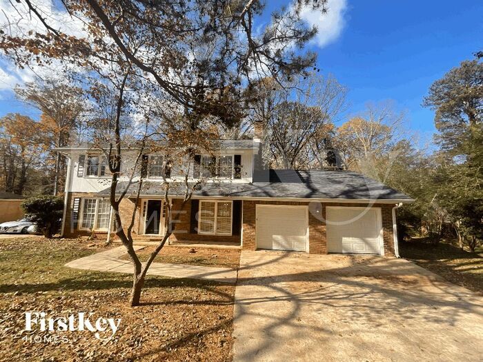 517 Fond Du Lac Dr in Stone Mountain, GA - Foto de edificio