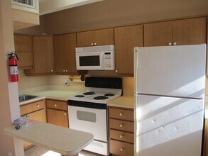 1715 Dixon Blvd in Cocoa, FL - Foto de edificio - Building Photo