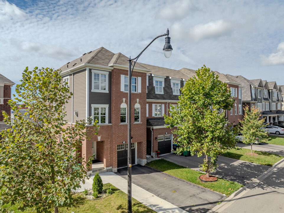 26 Quillberry in Brampton, ON - Building Photo