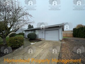 534 NE Dallas Dr in Dallas, OR - Building Photo - Building Photo