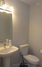 323 Touring Way in Ottawa, ON - Building Photo - Building Photo