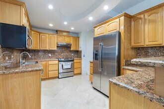 3 Island Ave in Miami Beach, FL - Building Photo - Building Photo