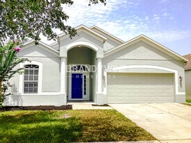 1837 Atlantic Dr in Ruskin, FL - Building Photo