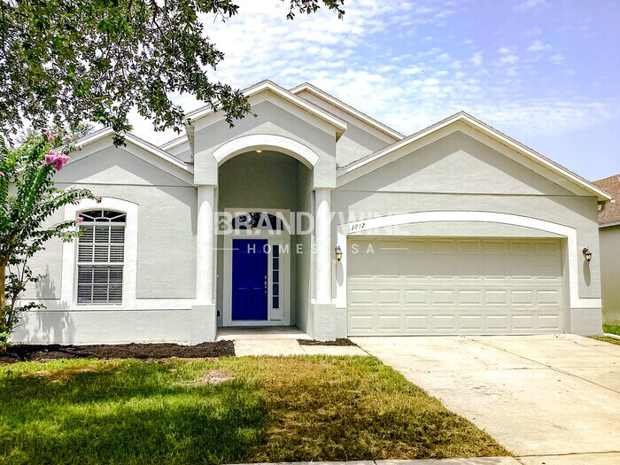 1837 Atlantic Dr in Ruskin, FL - Building Photo
