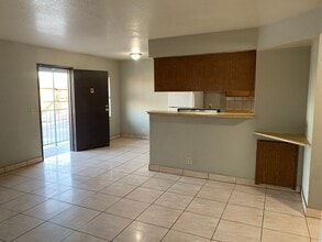 4796 Nova Ln in Las Vegas, NV - Building Photo - Building Photo