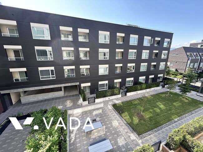 22265 Dewdney Trunk Rd in Maple Ridge, BC - Building Photo - Building Photo