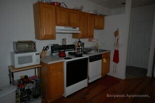 58 Mansfield St, Unit 1 in Boston, MA - Building Photo