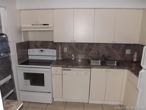 4215 N University Dr-Unit -104 in Sunrise, FL - Building Photo - Building Photo