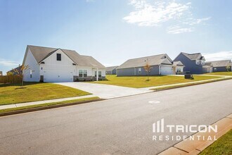 248 Oliver Dr in Locust Grove, GA - Building Photo - Building Photo