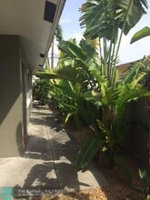 713 SE 18th St in Fort Lauderdale, FL - Foto de edificio - Building Photo