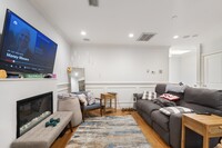 291 D St, Unit 3 in Boston, MA - Building Photo - Building Photo