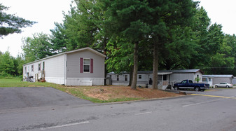 North Forsyth Mobile Home Park Apartamentos