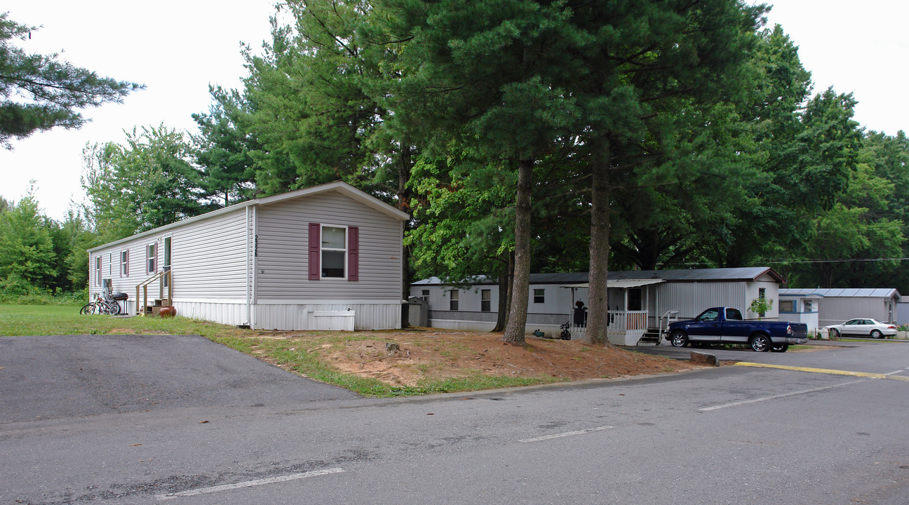 North Forsyth Mobile Home Park in Winston-Salem, NC - Building Photo