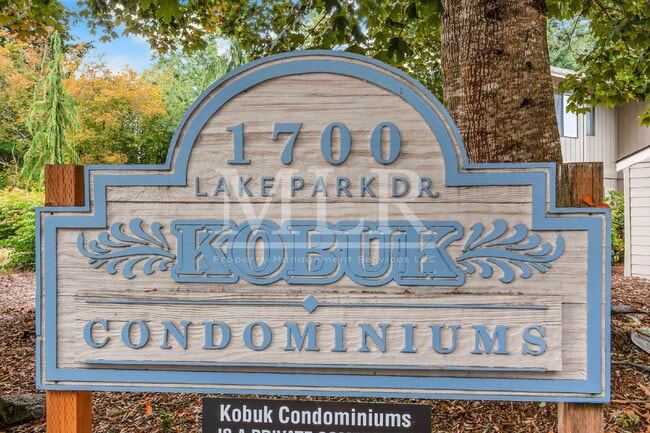 1700 Lake Park Dr SW in Tumwater, WA - Foto de edificio - Building Photo