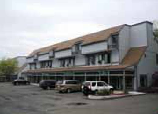 Strawberry Hill Apartments in Guilford, CT - Foto de edificio - Building Photo