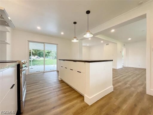 property at 2027 Maravilla Cir