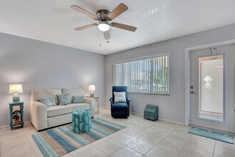 111 Doolen Ct in North Palm Beach, FL - Building Photo - Building Photo