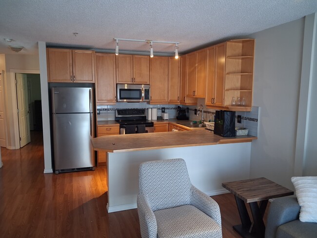 112-214 14 Ave SE in Calgary, AB - Building Photo - Building Photo