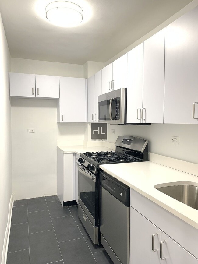 5 AVENUE in New York, NY - Building Photo - Building Photo