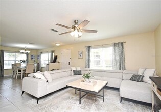 200 Carina Cir in Sanford, FL - Foto de edificio - Building Photo