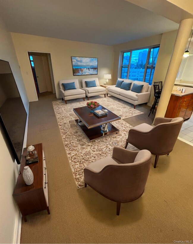 230 Pelham Rd in New Rochelle, NY - Foto de edificio - Building Photo