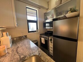 12 Stoneholm St, Unit 617 in Boston, MA - Building Photo - Building Photo