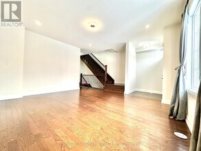 87 Village Pkwy in Markham, ON - Building Photo - Building Photo