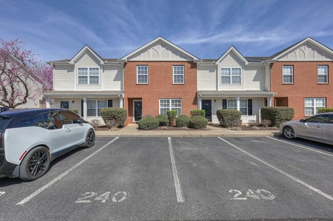 240 Arapaho Dr in Murfreesboro, TN - Building Photo - Building Photo