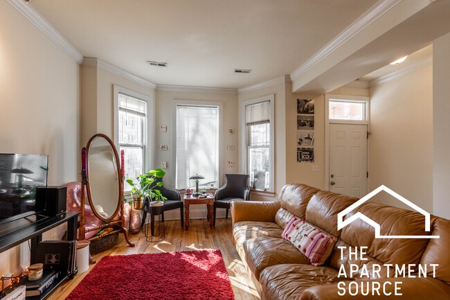 1314 W Roscoe St, Unit 2 in Chicago, IL - Building Photo - Building Photo