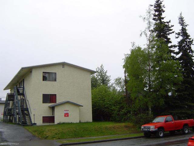 315 N Bunn St in Anchorage, AK - Building Photo